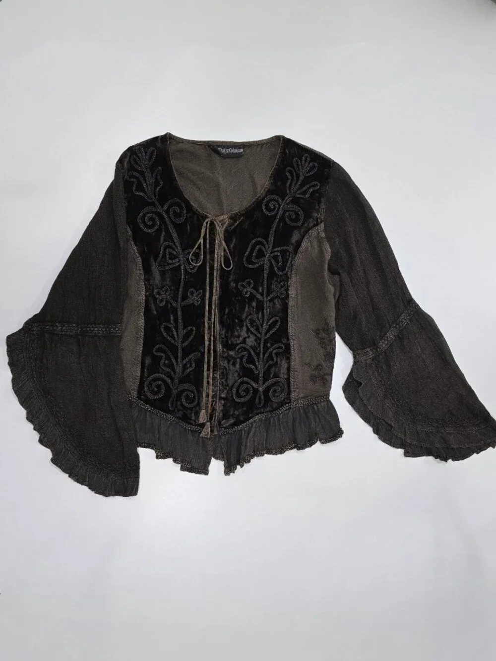All That Jazz ✦ Velvet Embroidered Brown Boho Blouse ✦ Bell Sleeve Ruffle Hem M - Picture 4 of 15